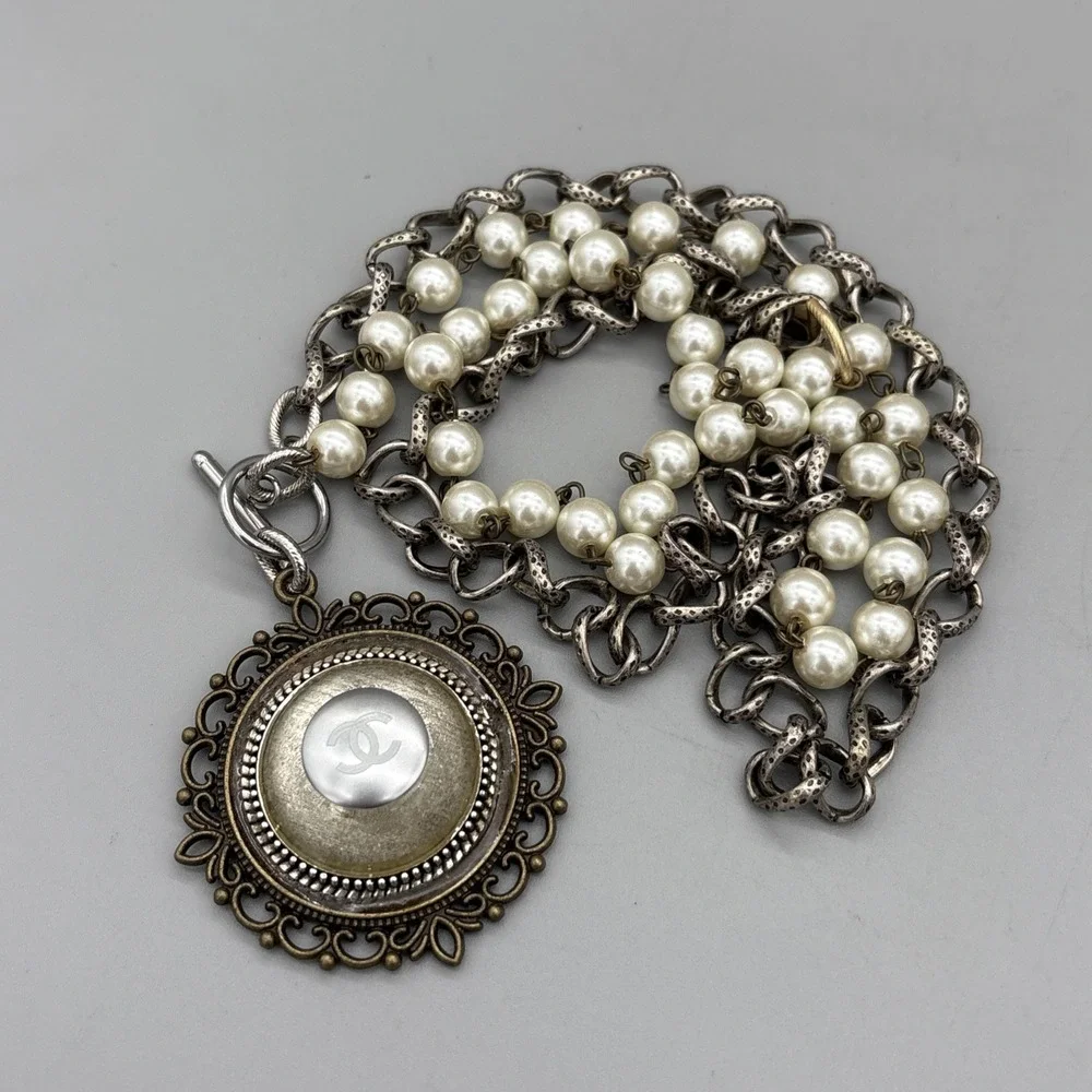 Vintage Faux Pearl Ornate Statement Necklace Medallion Y2K Ornate Silver tone